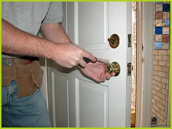 Expert Locksmith Services Austin, TX 512-371-4108 - 9-locks-change